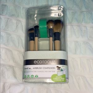 Ecotools brushes container and sponge